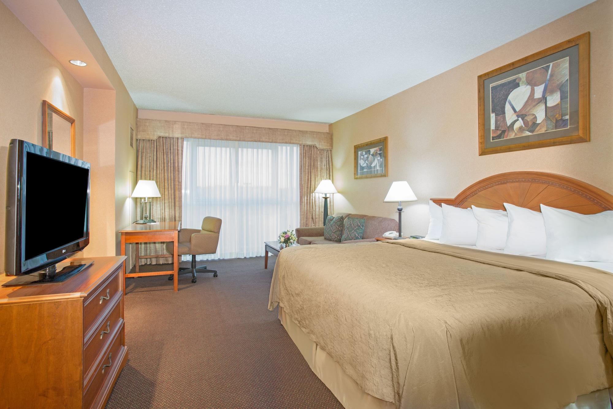 Hotel Topeka At City Center Bagian luar foto