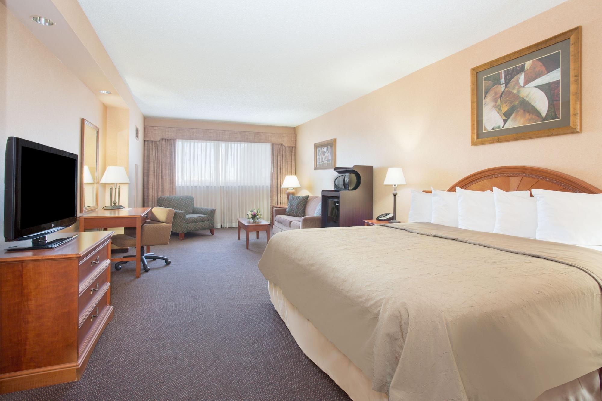 Hotel Topeka At City Center Bagian luar foto