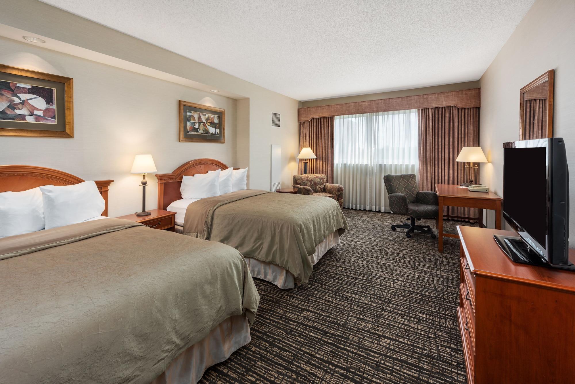 Hotel Topeka At City Center Bagian luar foto