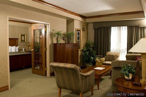 Hotel Topeka At City Center Ruang foto