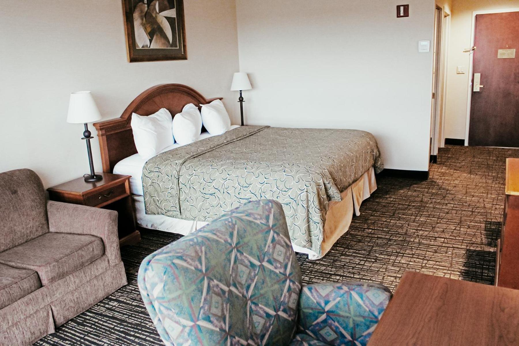 Hotel Topeka At City Center Bagian luar foto