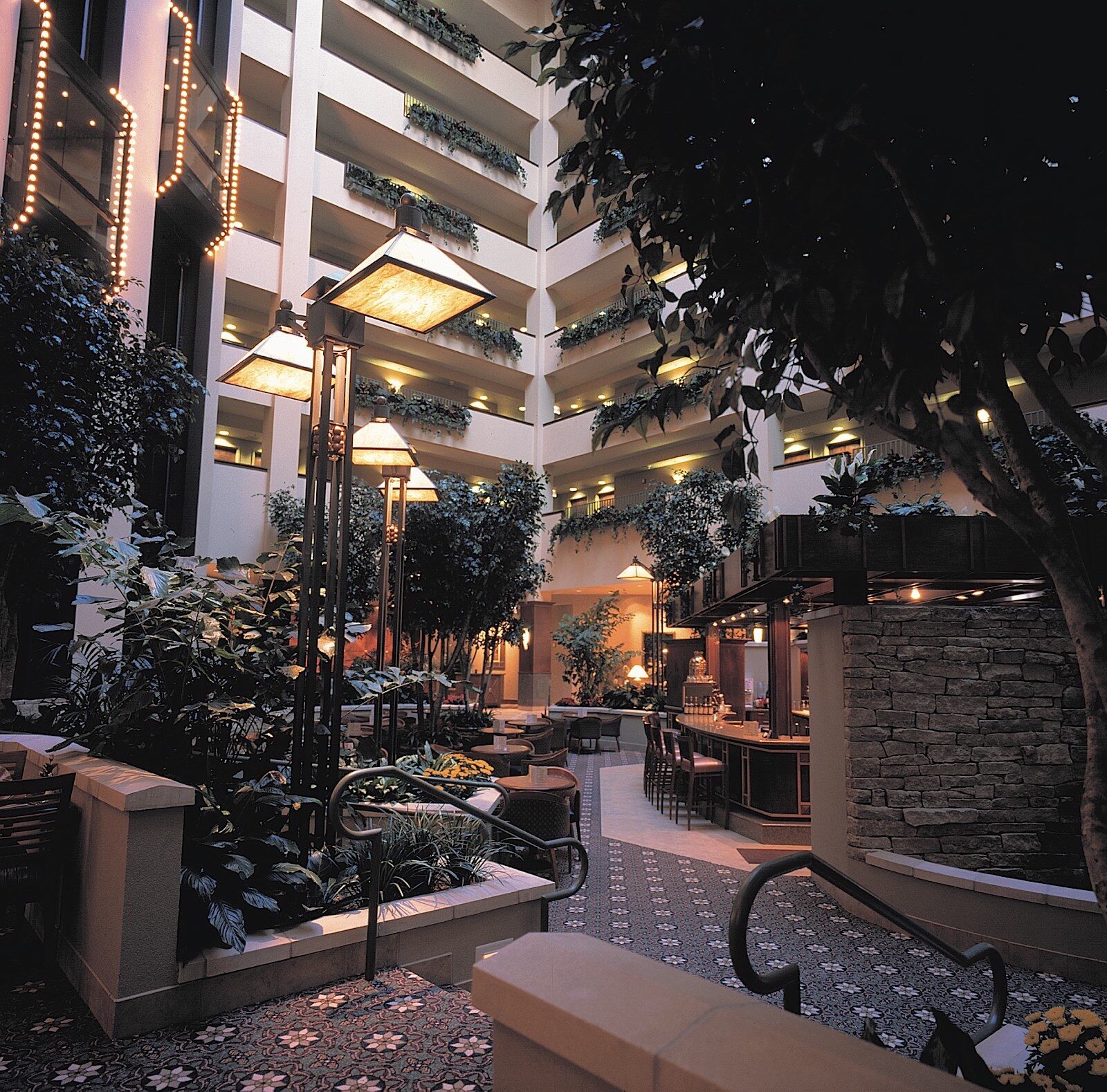 Hotel Topeka At City Center Bagian luar foto