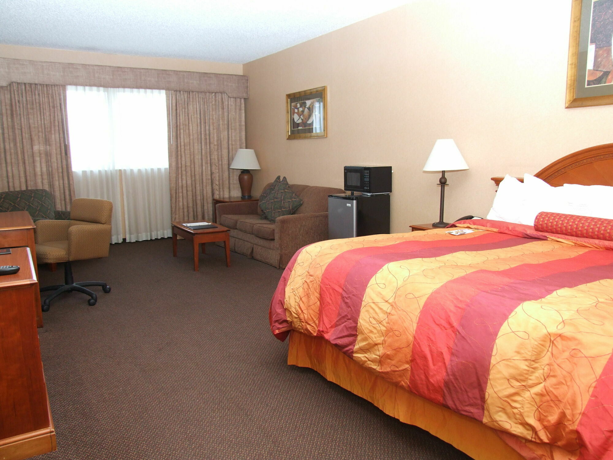 Hotel Topeka At City Center Bagian luar foto