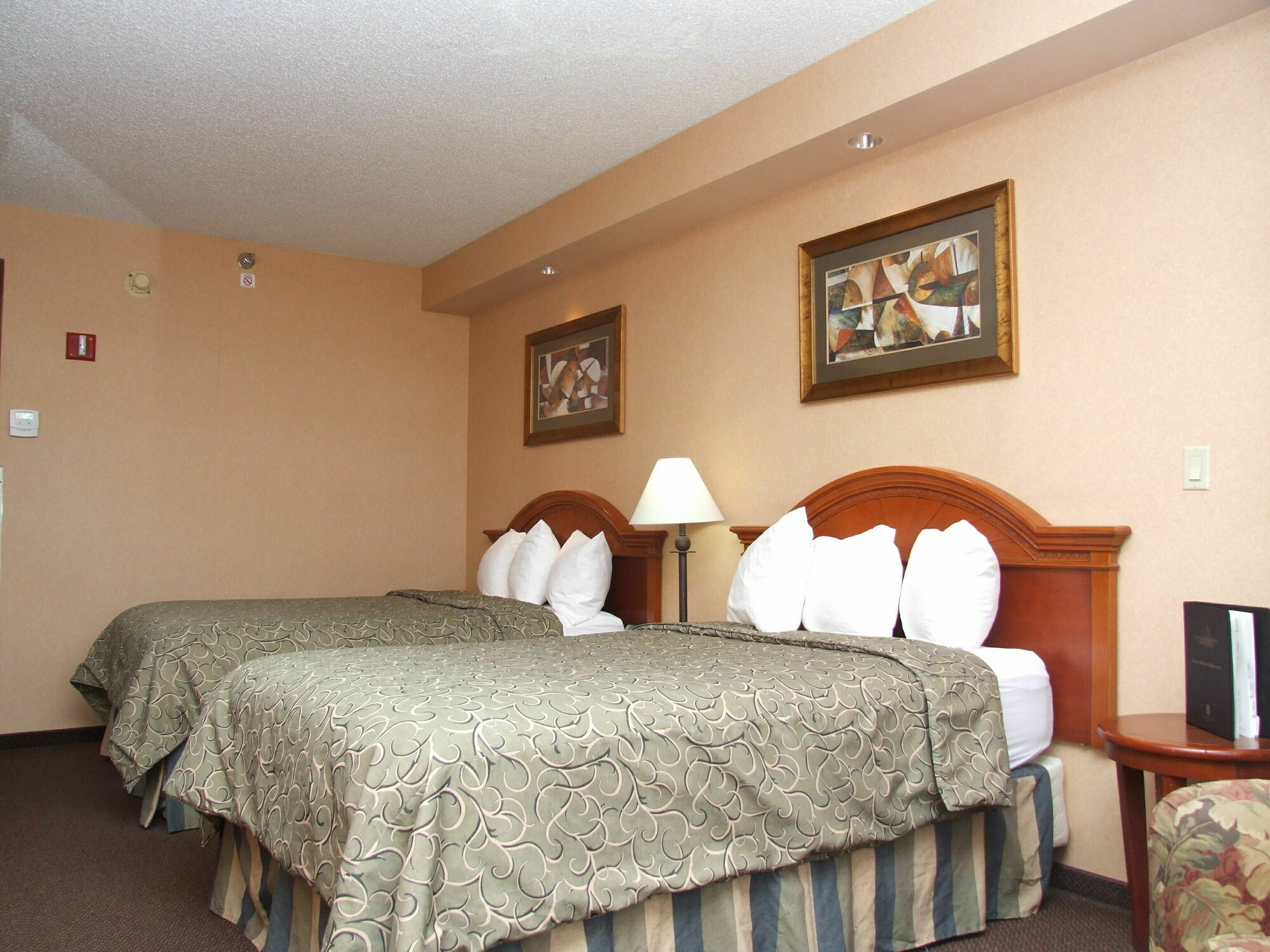 Hotel Topeka At City Center Bagian luar foto