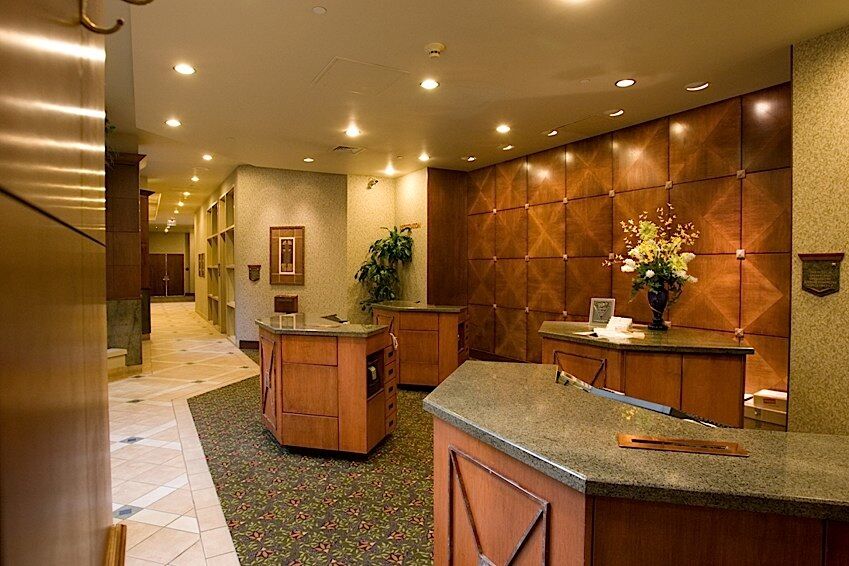 Hotel Topeka At City Center Bagian luar foto